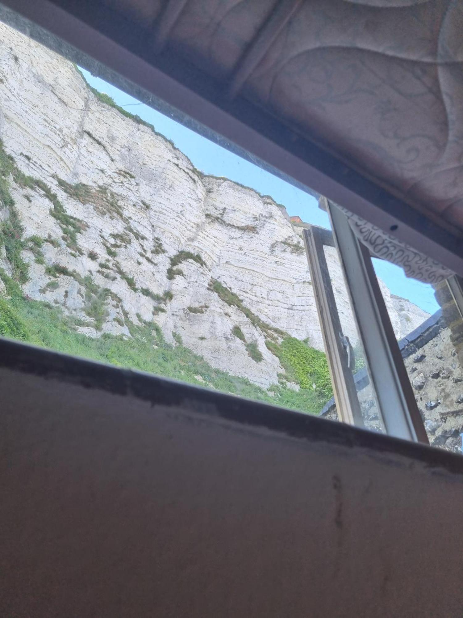 First And Last Youth Hostel Dover Exterior foto