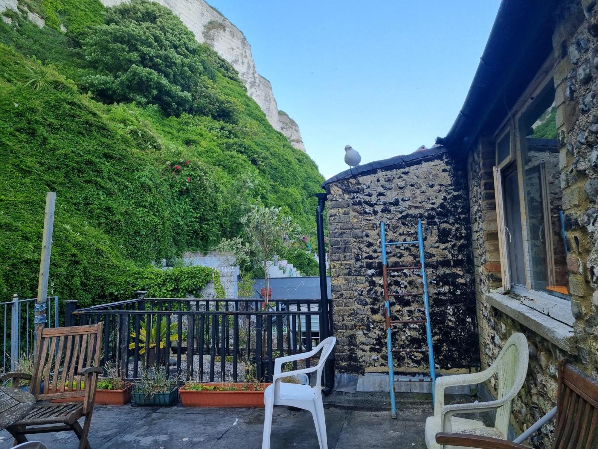 First And Last Youth Hostel Dover Exterior foto