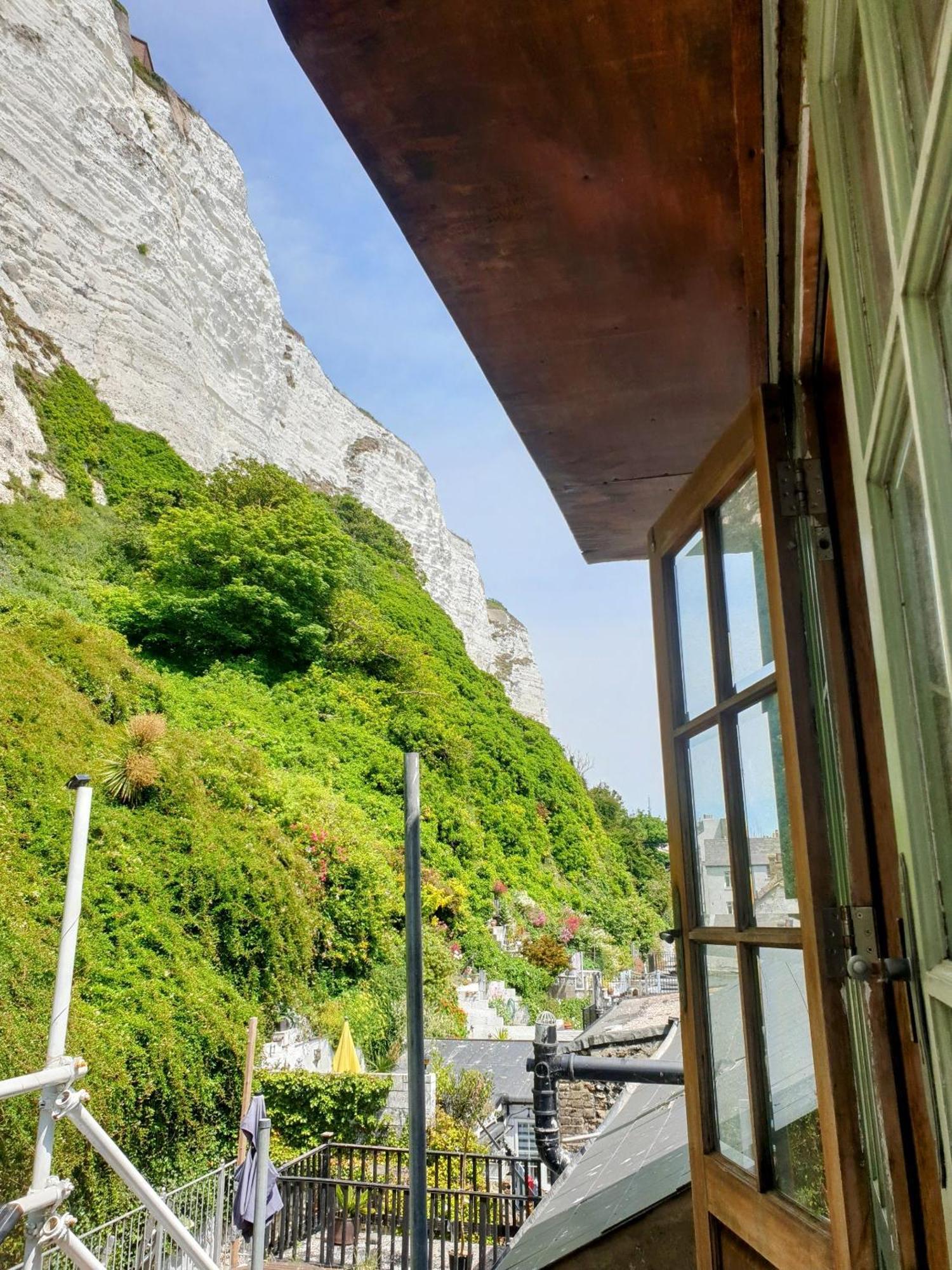 First And Last Youth Hostel Dover Exterior foto